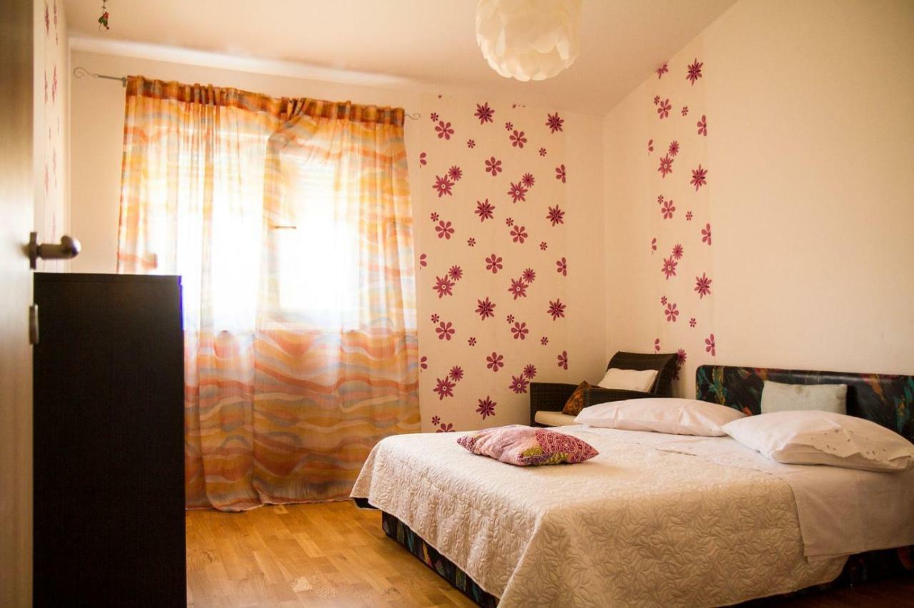 Apartment Ivana 2 *